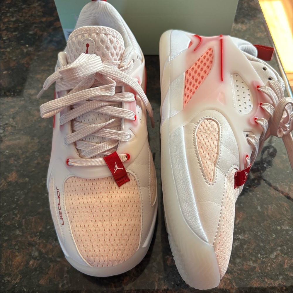 Women’s Jordan Heir